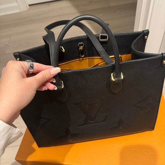 Louis Vuitton Onthego MM Monogram Empreinte Leather - Picture 7 of 16